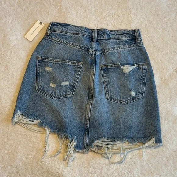 NWT Anthropologie Pilcro Blue Denim Mini Skirt Distressed Raw Hem Pockets Size 0 - Picture 5 of 6